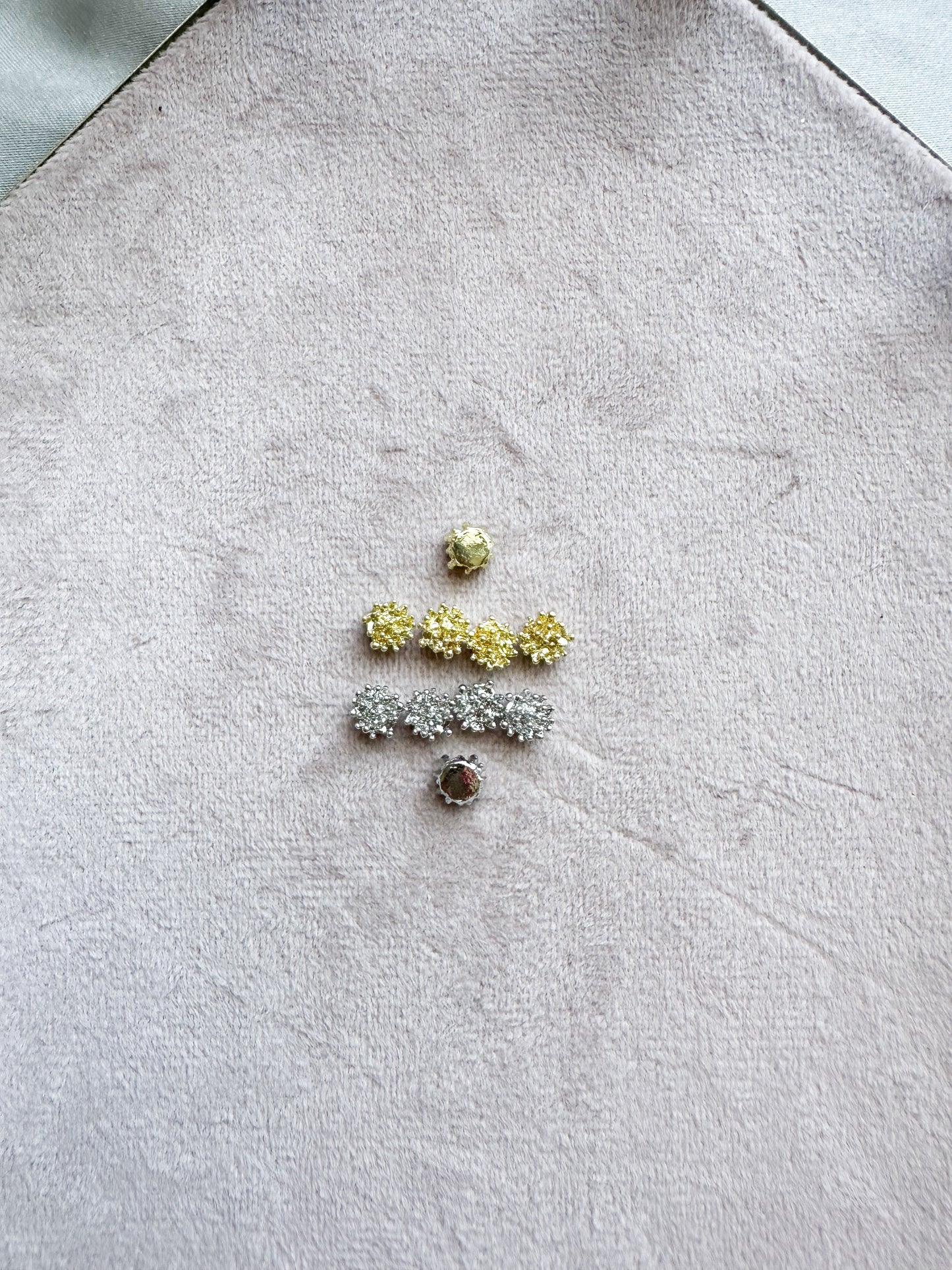 20 piece stamen beads gold or silver