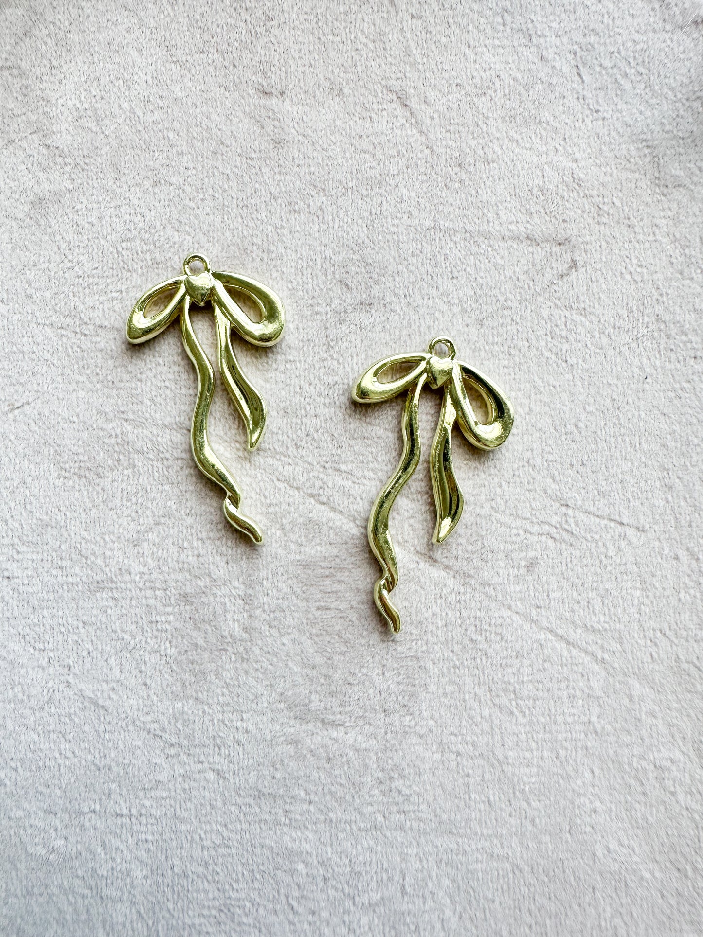 10 piece gold bow brass charms