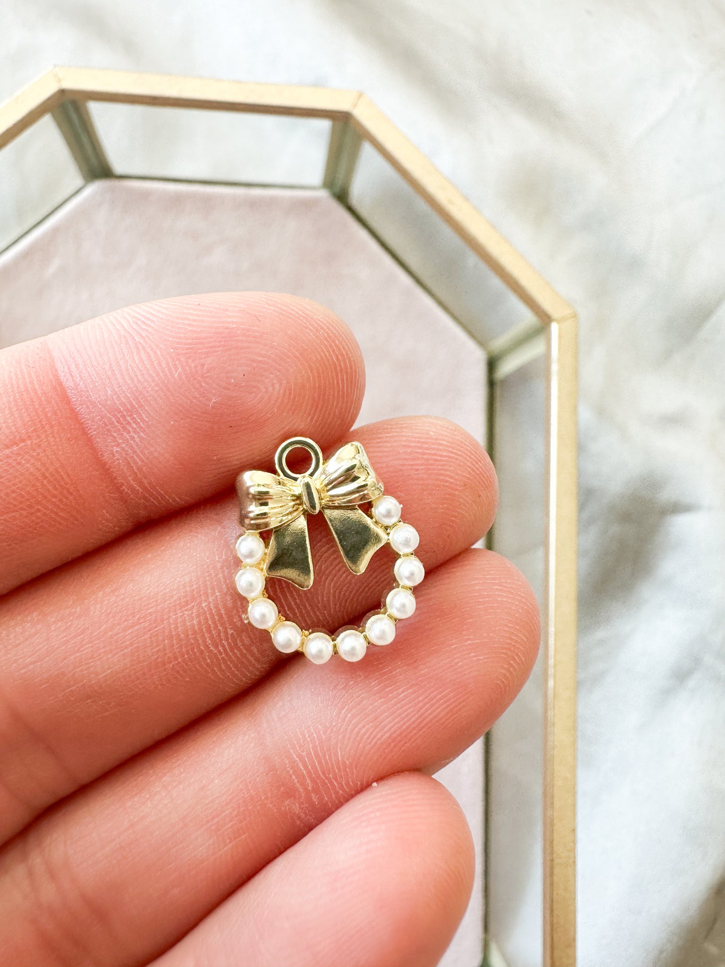 Pearl Wreath Looking Charms