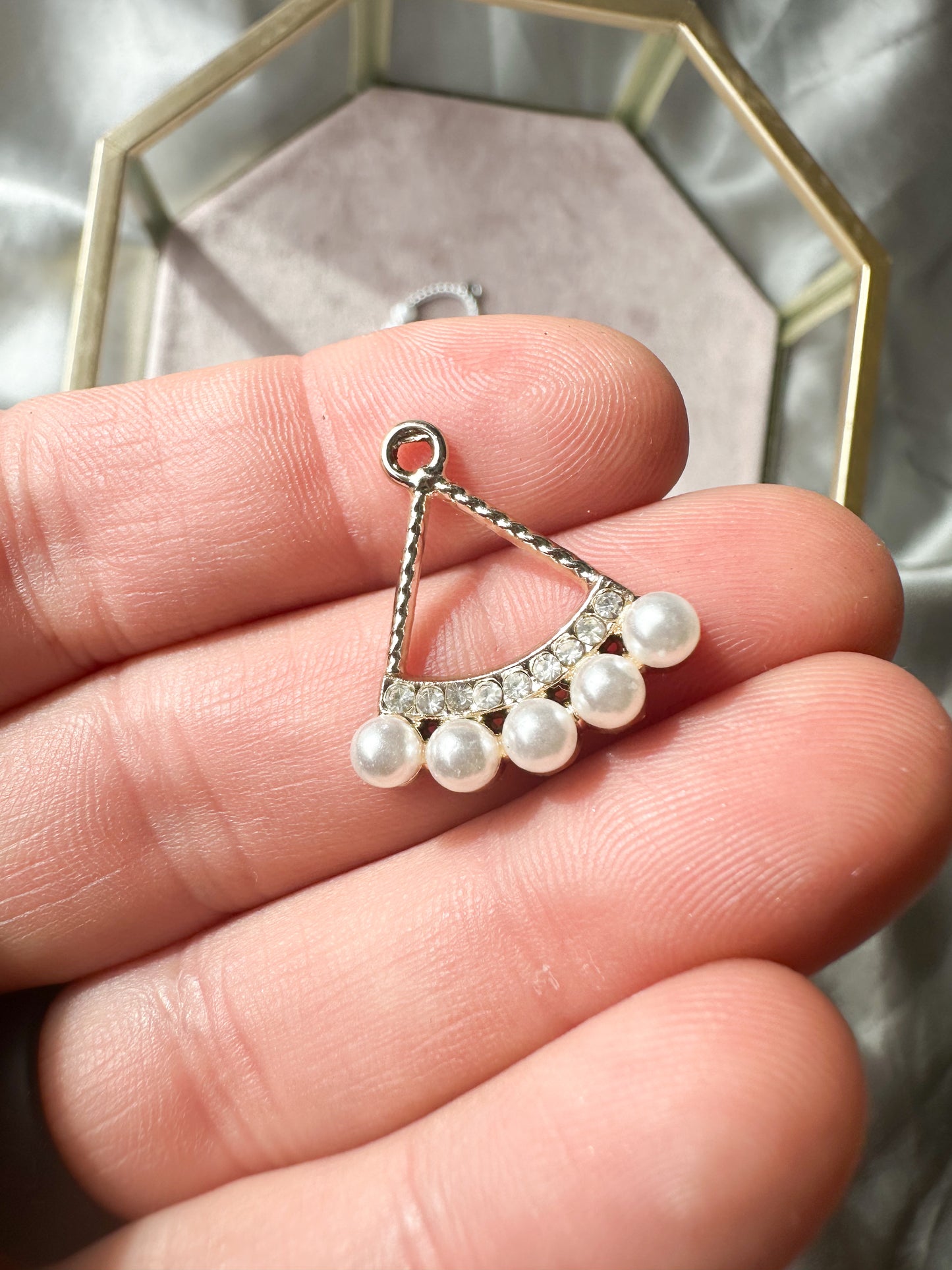 10 piece brass imitation pearl charms