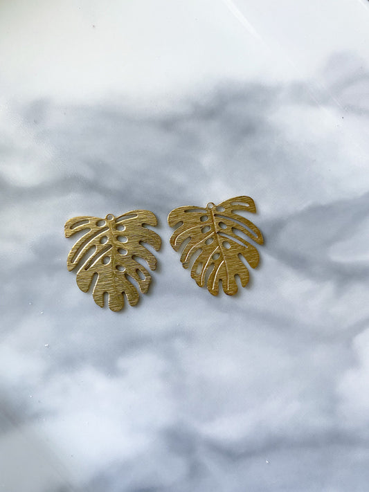 10 PIECES Small Textured Monstera Leaf charm