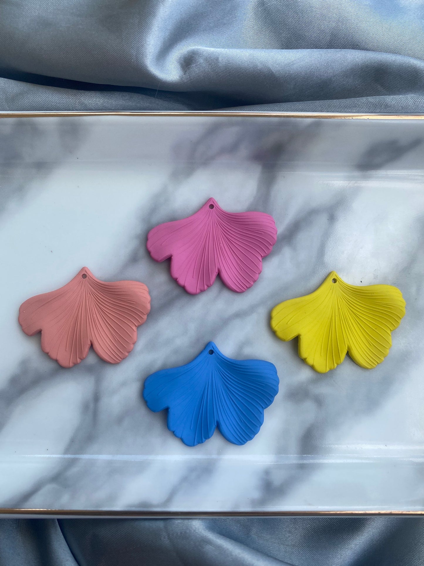 Rubberized flower ginkgo charms