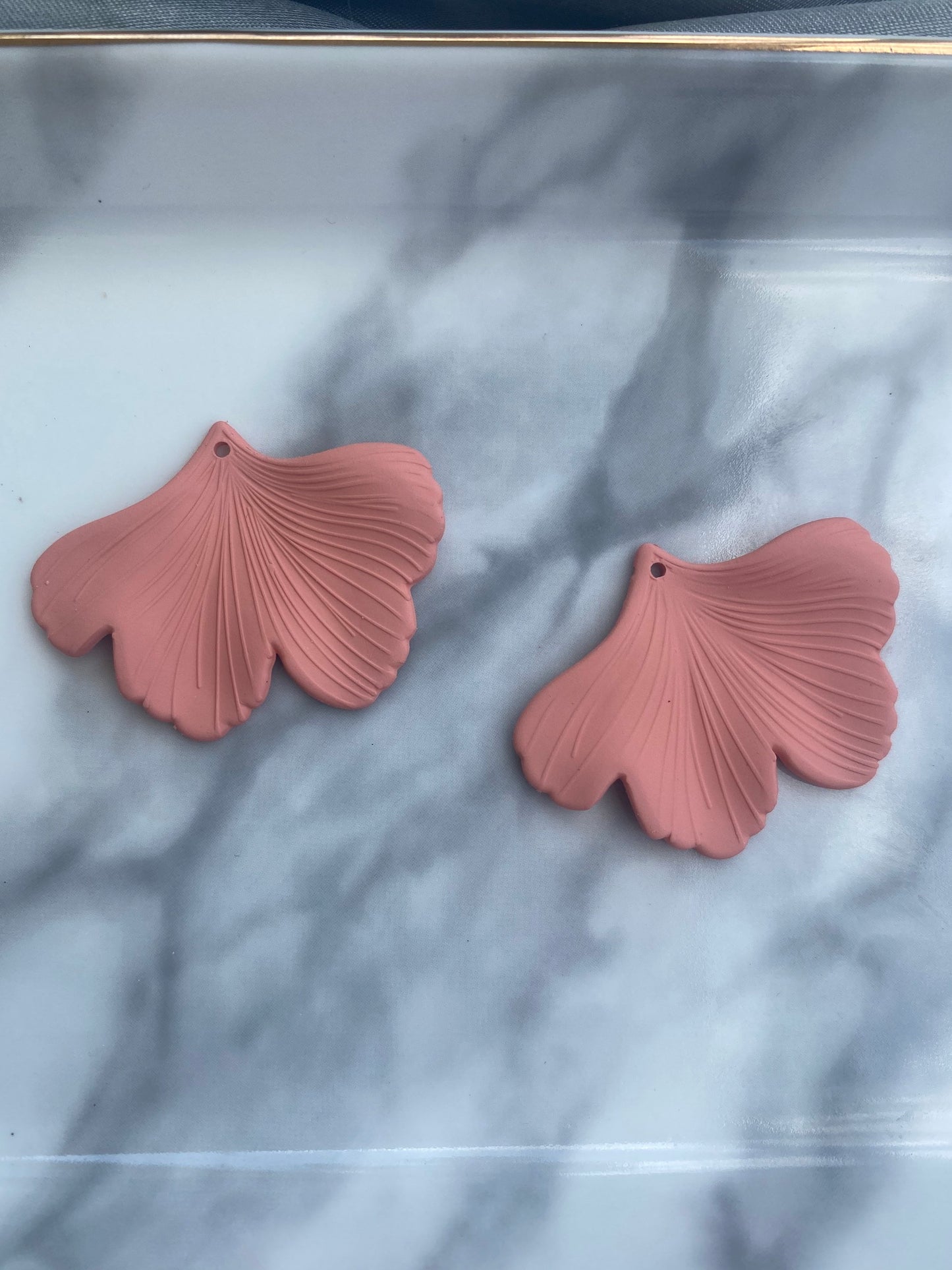 Rubberized flower ginkgo charms