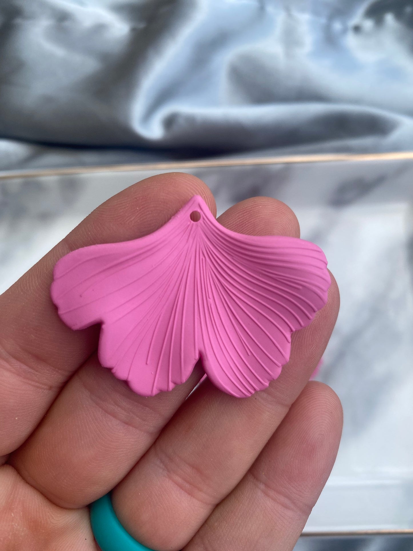 Rubberized flower ginkgo charms