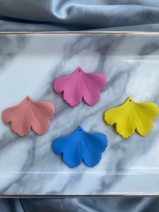 Rubberized flower ginkgo charms