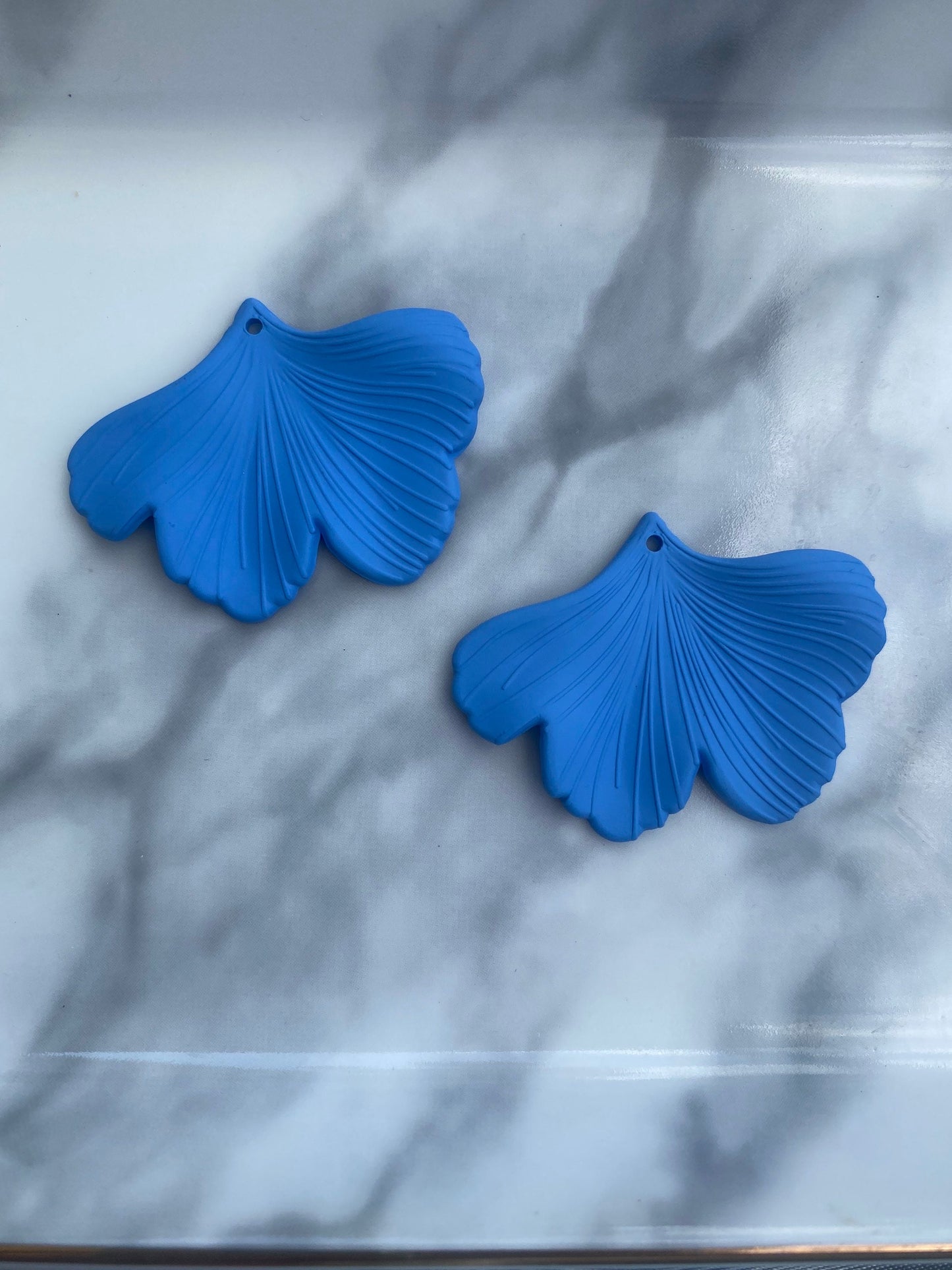 Rubberized flower ginkgo charms